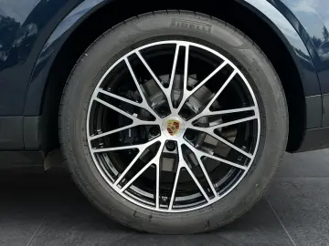 Cayenne E-Hybrid | Surround View | Panorama |