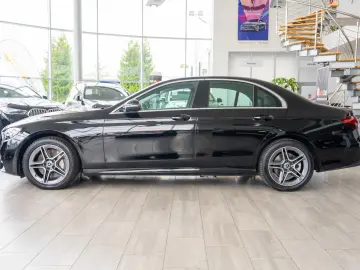 Mercedes-Benz E 300 e 9G-Tronic 
