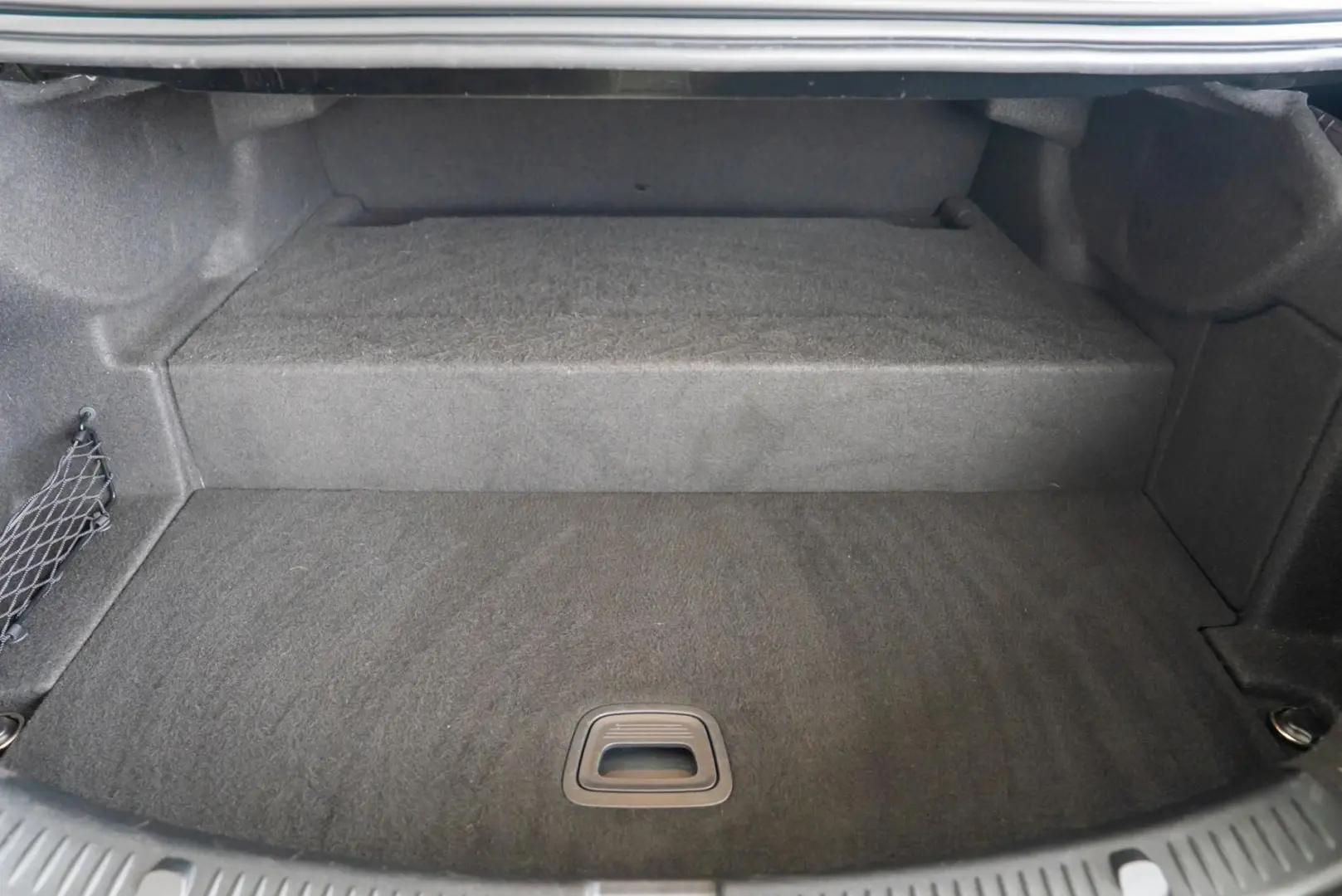 Mercedes-Benz E 300 e 9G-Tronic 