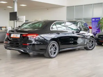 Mercedes-Benz E-Class 300 e 9G-Tronic  AMG Line