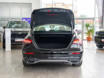 Mercedes-Benz E-Class 300 e 9G-Tronic  AMG Line