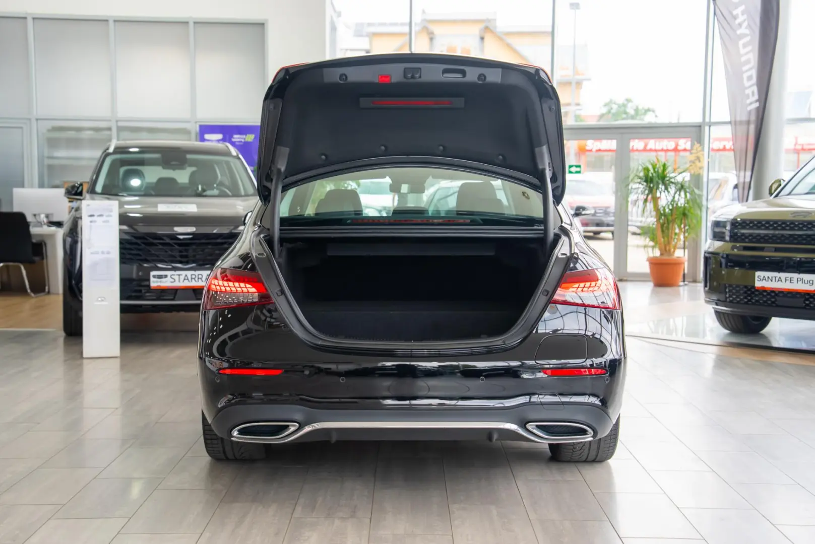 Mercedes-Benz E-Class 300 e 9G-Tronic  AMG Line