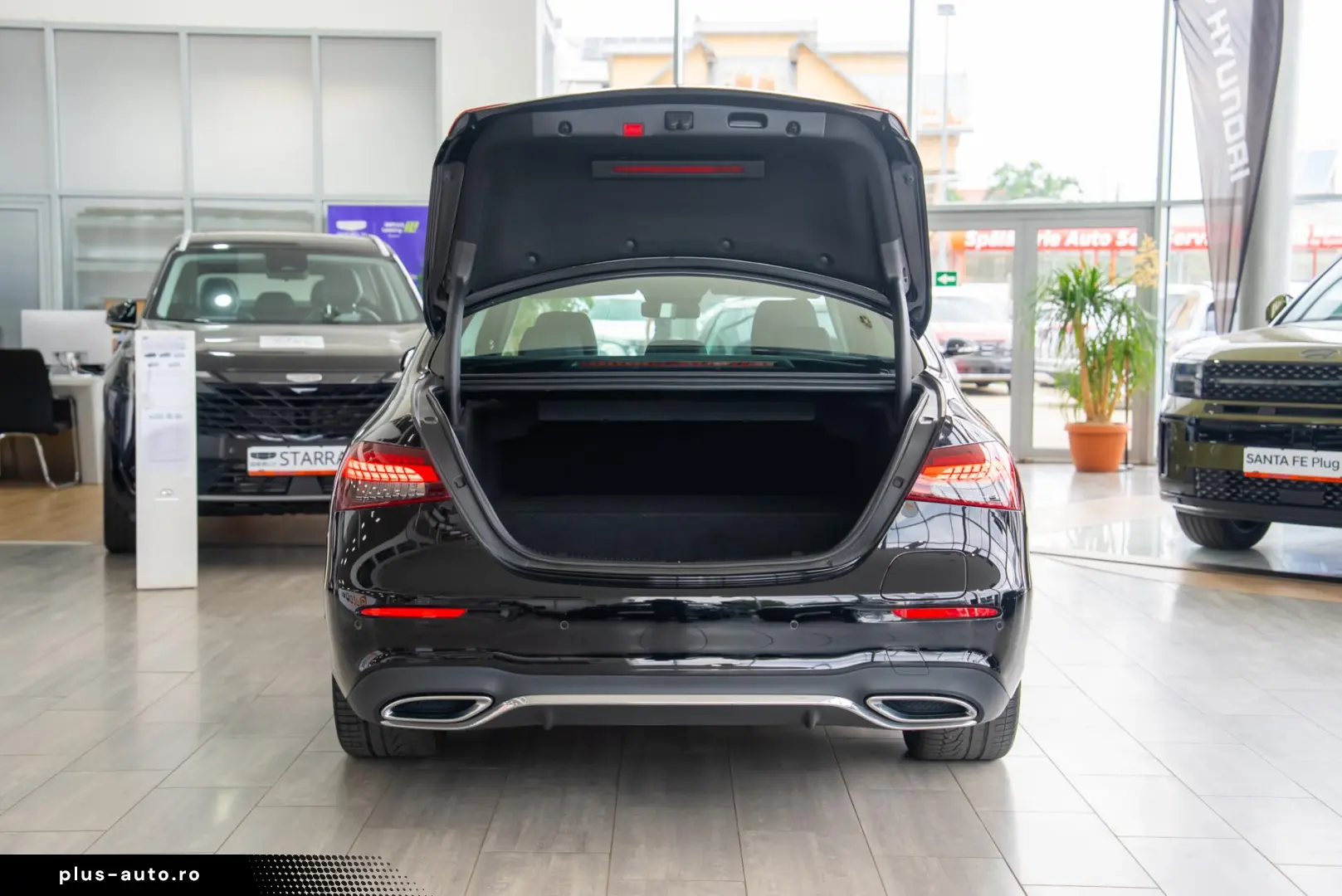 Mercedes-Benz E-Class 300 e 9G-Tronic  AMG Line