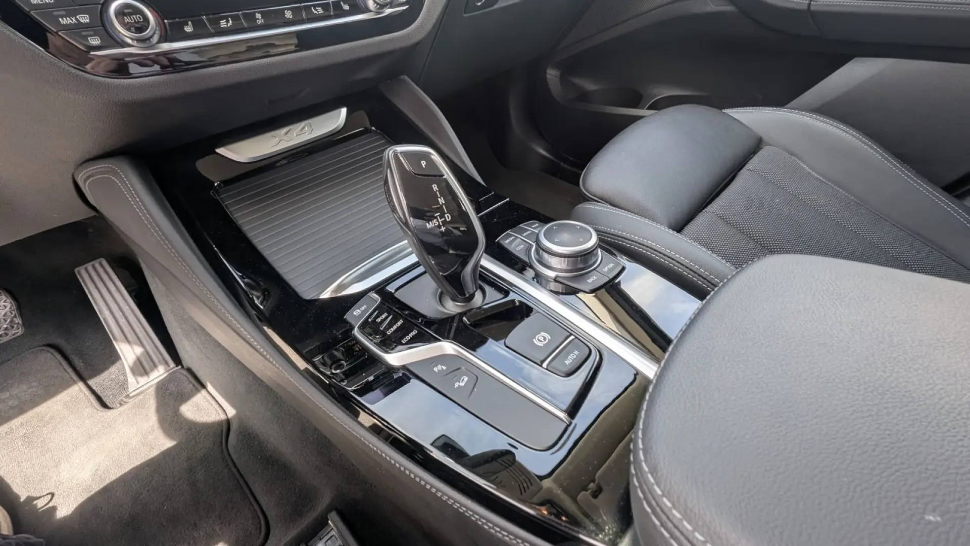 X4 xDrive20i Sports Activity AHK SHZ RFK HUD DAB