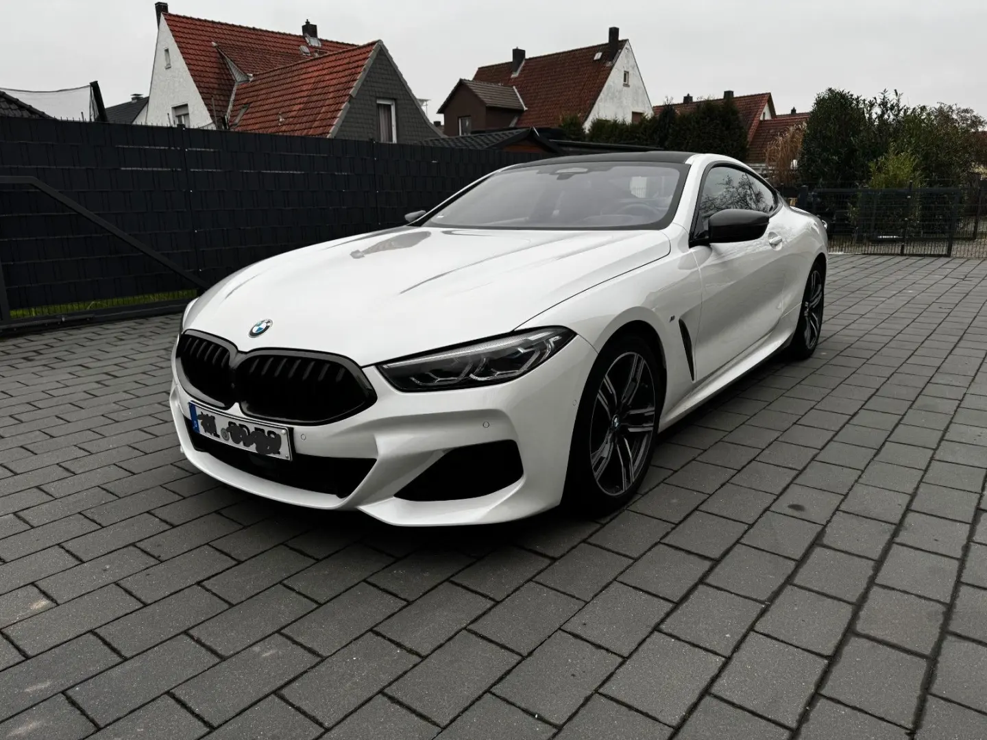 8 Coupe  xDrive M Sport  Laser HUD Leder Cam