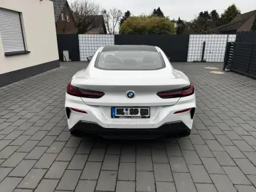 8 Coupe  xDrive M Sport  Laser HUD Leder Cam