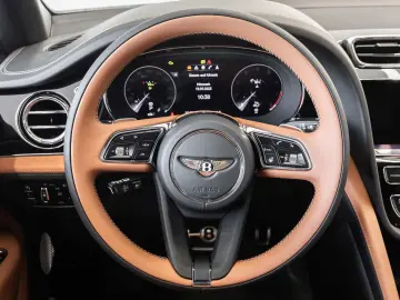 Bentayga EWB AZURE BLACK / TAN / FULL OPTION
