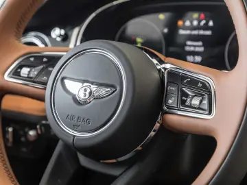 Bentayga EWB AZURE BLACK / TAN / FULL OPTION