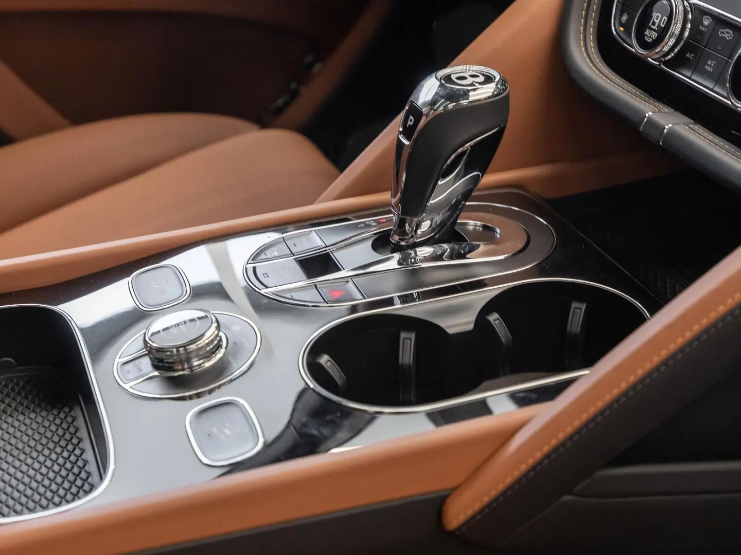 Bentayga EWB AZURE BLACK / TAN / FULL OPTION