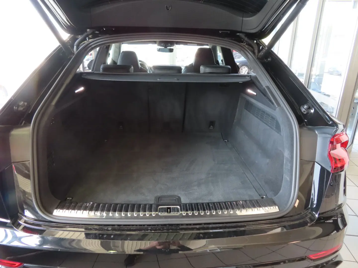RSQ8 4.0 TFSI quattro  PANO B&O