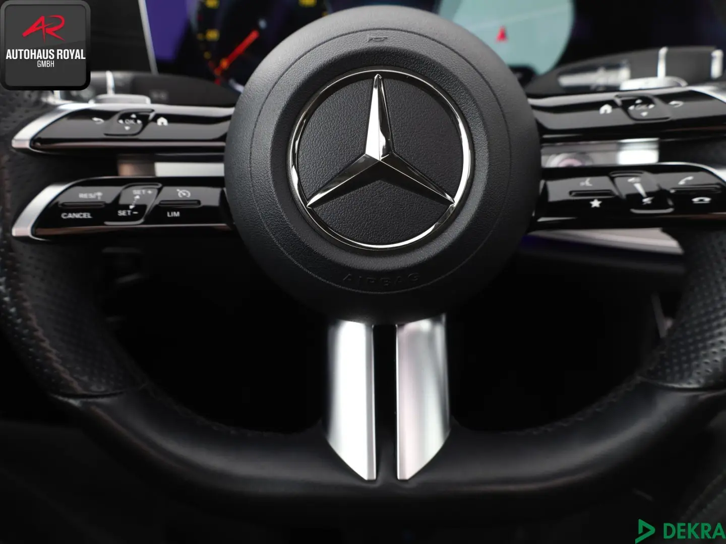 E 300 e 3x AMG NIGHT,PANORAMA,KAMERA,1.HAND,SH