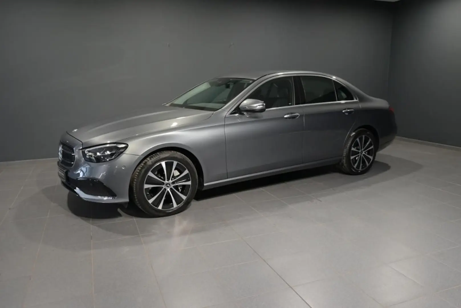 E 300 e AVANTGARDE/SITZKLIMA/LEDER/KAMERA/MBUX
