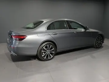 E 300 e AVANTGARDE/SITZKLIMA/LEDER/KAMERA/MBUX