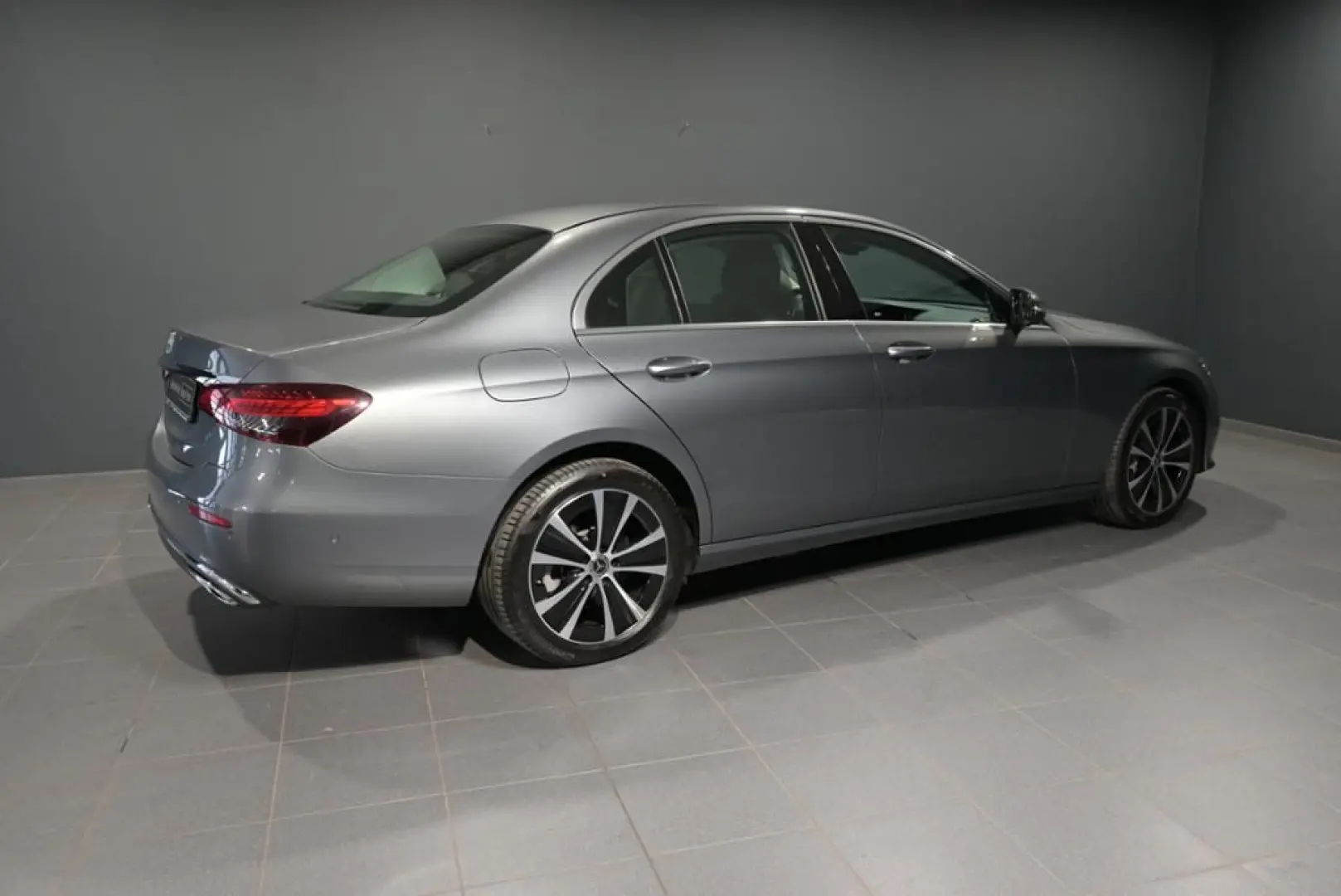 E 300 e AVANTGARDE/SITZKLIMA/LEDER/KAMERA/MBUX