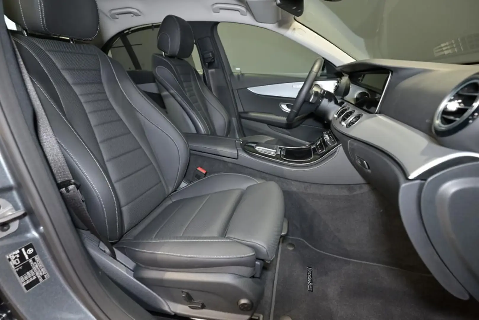 E 300 e AVANTGARDE/SITZKLIMA/LEDER/KAMERA/MBUX