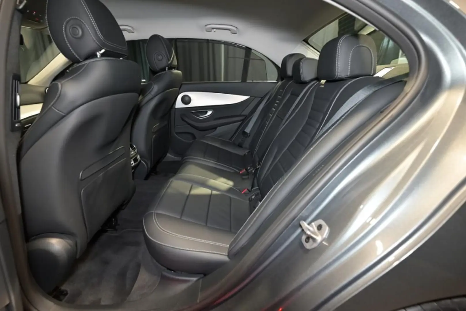 E 300 e AVANTGARDE/SITZKLIMA/LEDER/KAMERA/MBUX