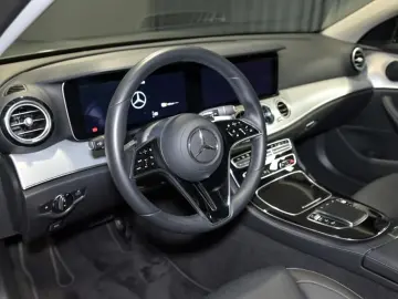 E 300 e AVANTGARDE/SITZKLIMA/LEDER/KAMERA/MBUX