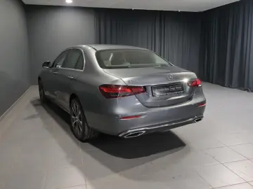 E 300 e AVANTGARDE/SITZKLIMA/LEDER/KAMERA/MBUX