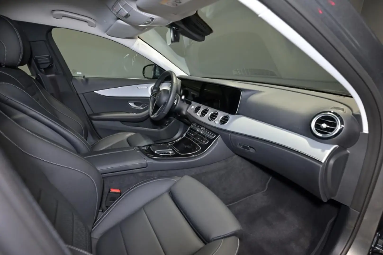 E 300 e AVANTGARDE/SITZKLIMA/LEDER/KAMERA/MBUX