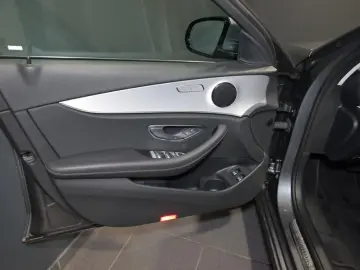 E 300 e AVANTGARDE/SITZKLIMA/LEDER/KAMERA/MBUX