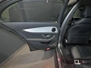 E 300 e AVANTGARDE/SITZKLIMA/LEDER/KAMERA/MBUX