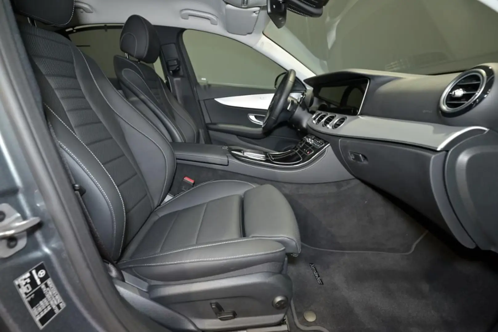 E 300 e AVANTGARDE/SITZKLIMA/LEDER/KAMERA/MBUX