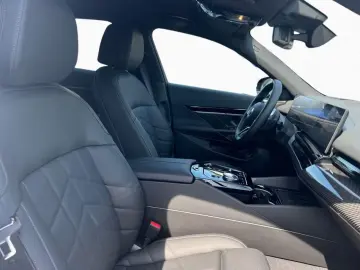 BMW 520i 599,-/0Anz M-Sport HUD SView DAPlus H/K AHK