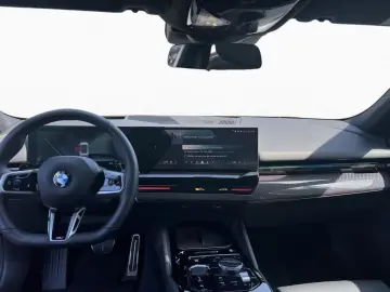 BMW 520i 599,-/0Anz M-Sport HUD SView DAPlus H/K AHK