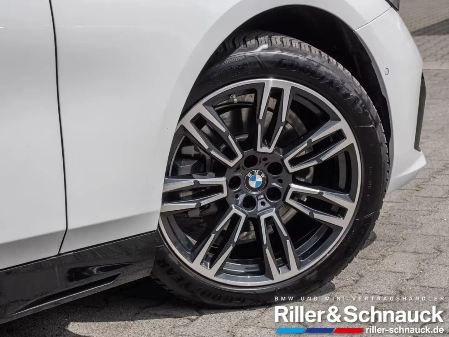 BMW 520i M-Sport PANO+STANDHZG+HK+ACC+HUD