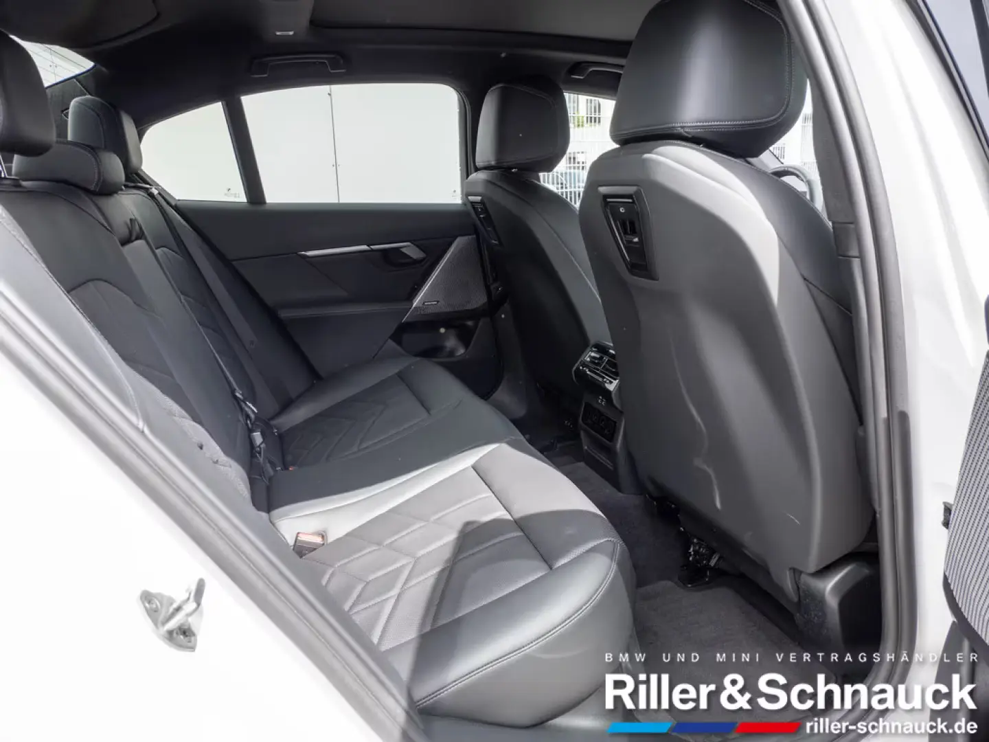 BMW 520i M-Sport PANO+STANDHZG+HK+ACC+HUD