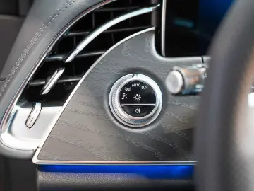 E 300 e AMG Line Premium Burmester 4D Assistenz