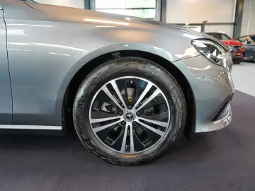 E 220 d AVANTGARDE Sonnenschutz-Paket AHK Esche