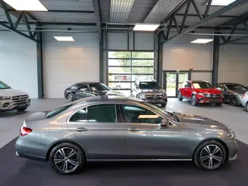 E 220 d AVANTGARDE Sonnenschutz-Paket AHK Esche