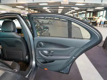 E 220 d AVANTGARDE Sonnenschutz-Paket AHK Esche