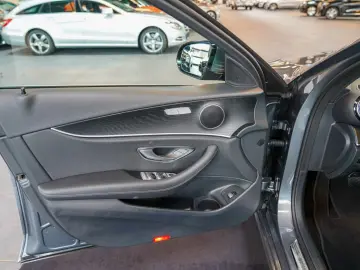 E 220 d AVANTGARDE Sonnenschutz-Paket AHK Esche
