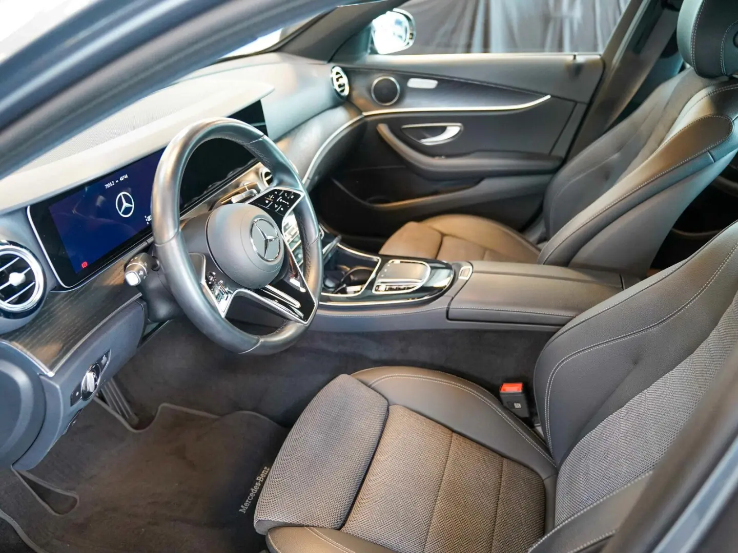 E 220 d AVANTGARDE Sonnenschutz-Paket AHK Esche