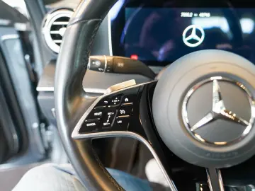 E 220 d AVANTGARDE Sonnenschutz-Paket AHK Esche