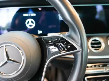 E 220 d AVANTGARDE Sonnenschutz-Paket AHK Esche