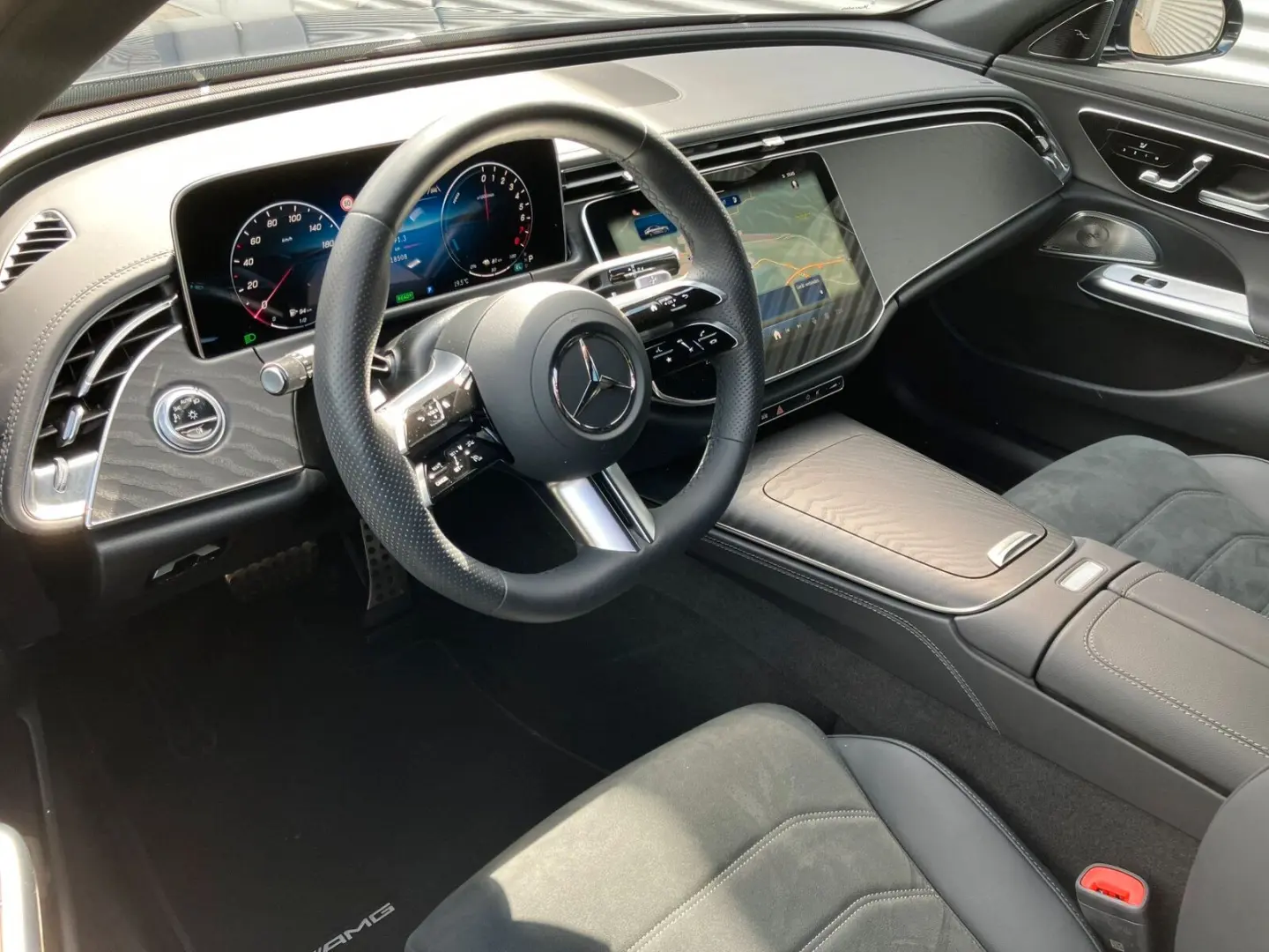 E 300 e Limousine AMG Line *Dig.Light*AHK*360°K*