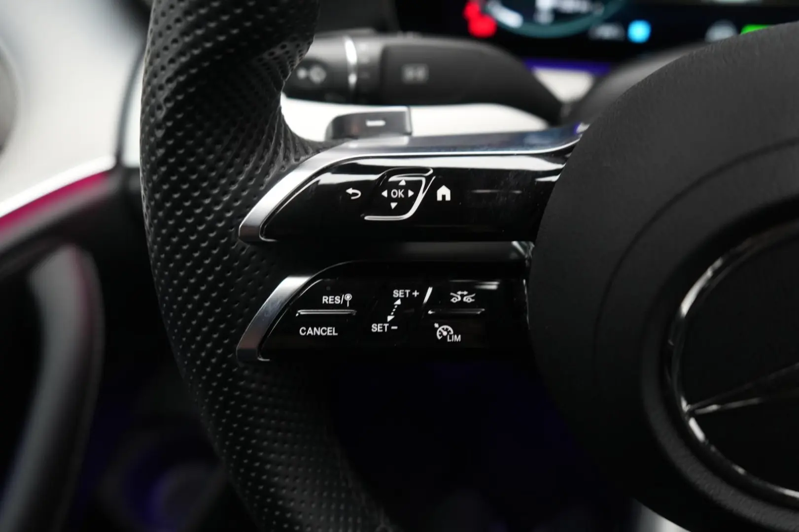 E 300 e 9G-Tronic AMG Navi/Leder/Distronic/Kamer