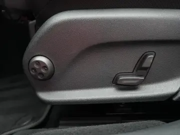 E 300 e 9G-Tronic AMG Navi/Leder/Distronic/Kamer