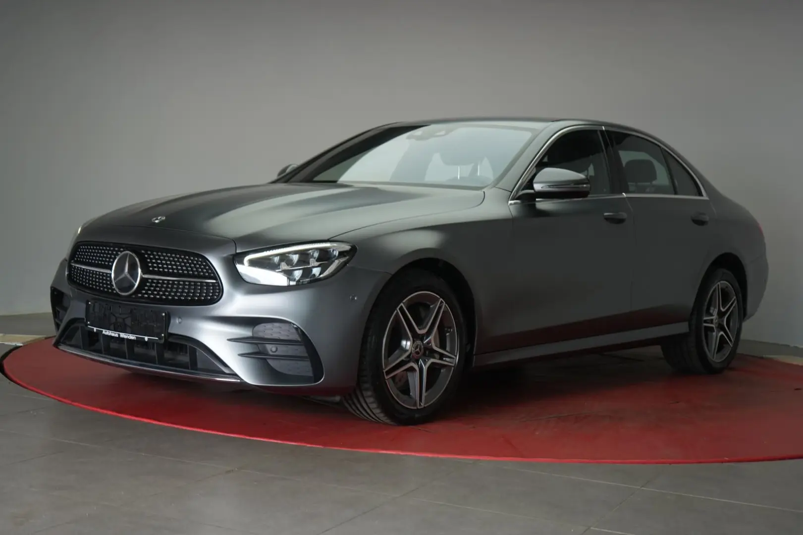 E 300 e 9G-Tronic AMG Navi/Leder/Distronic/Kamer