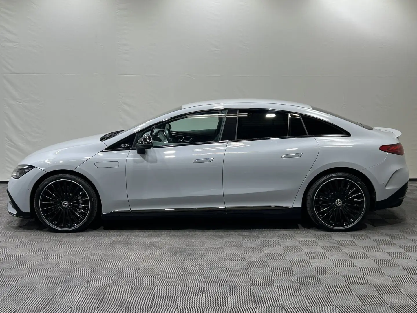 EQE 350 AMG Night+Airmatic+Distr.+Burm3D+HeadUp