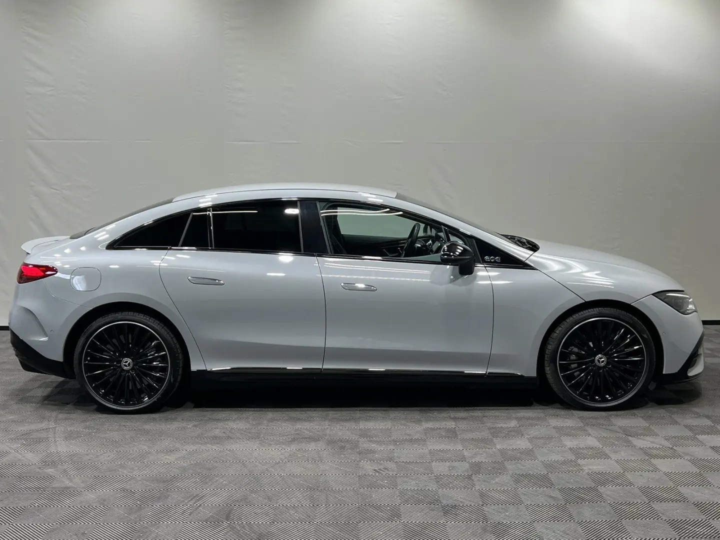 EQE 350 AMG Night+Airmatic+Distr.+Burm3D+HeadUp