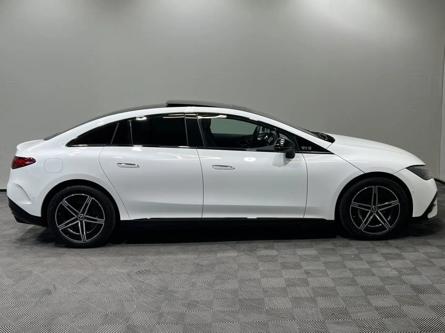 EQE 350+ AMG Pano Airm. HA Lenk.10° 360° 0,25%