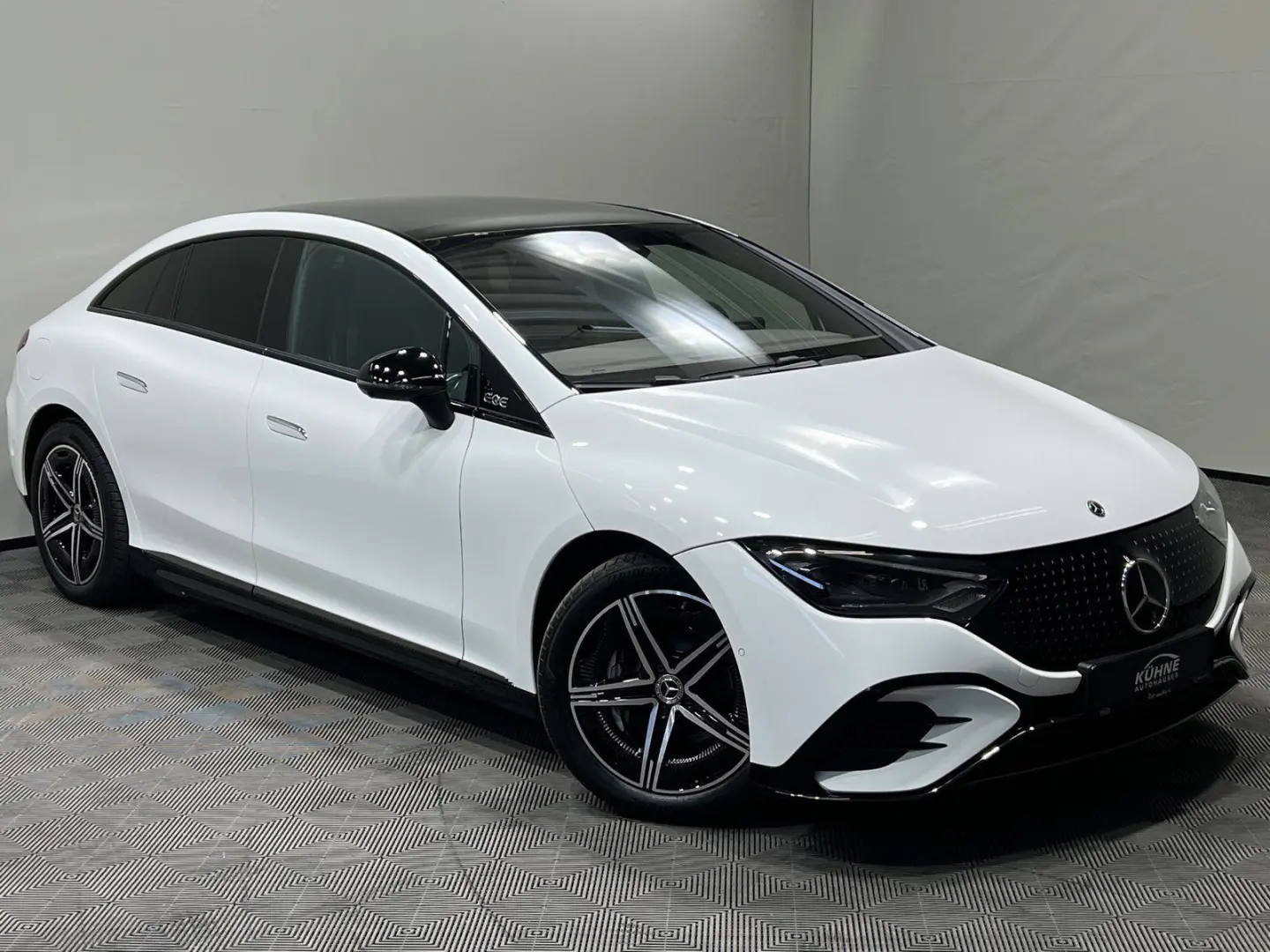 EQE 350+ AMG Pano Airm. HA Lenk.10° 360° 0,25%