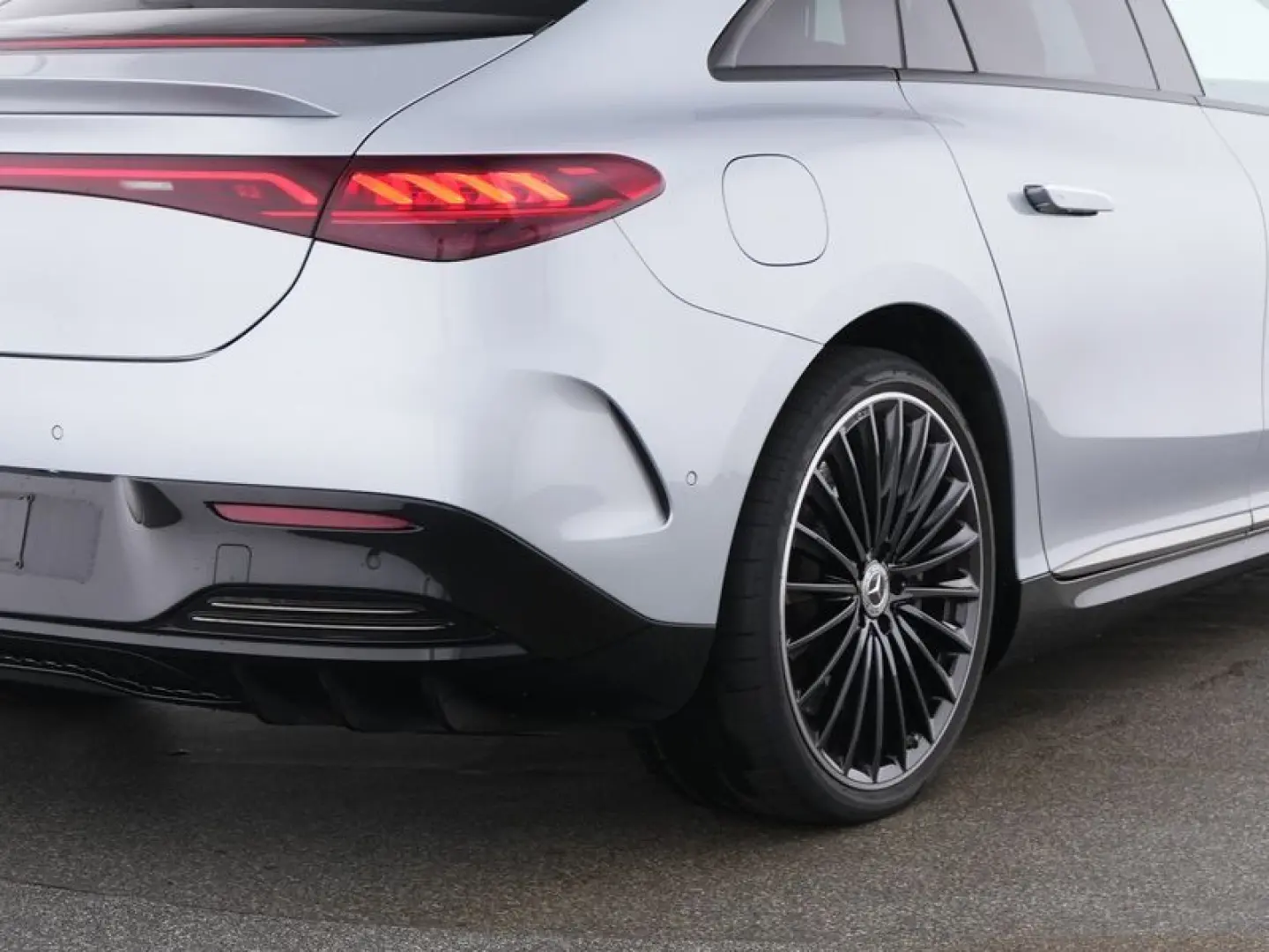 EQE 300 AMG+21'+Hyper+Airmatic+Niht+Digital+Pano