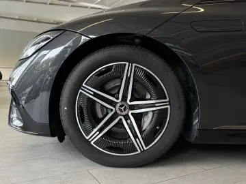 EQE 350 4M PREMIUM PLUS AMG+AIRMATIC+PANO+NIGHT