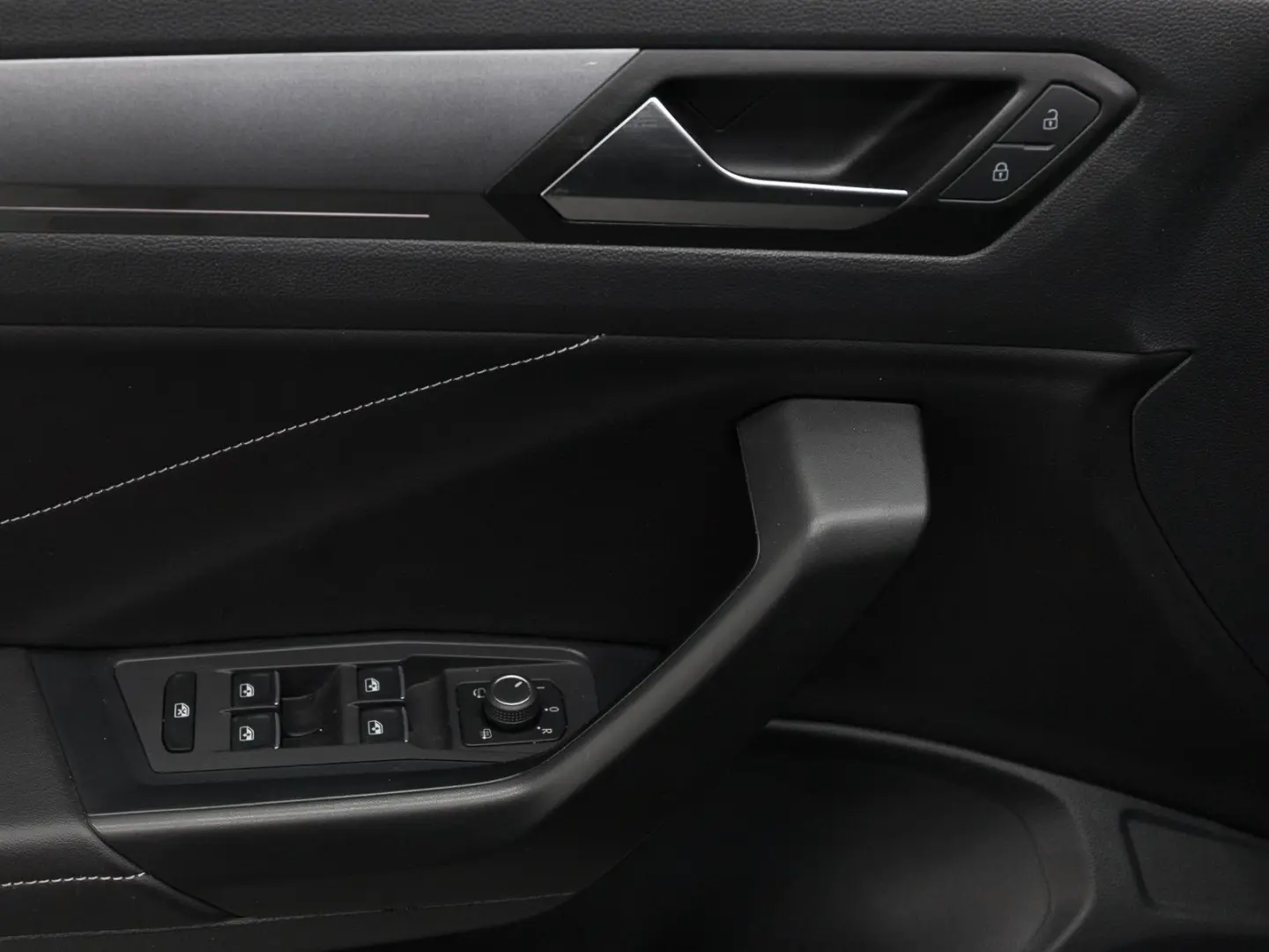 T-Roc 1.5 TSI DSG STYLE LED VIRTUAL NAVI LM17