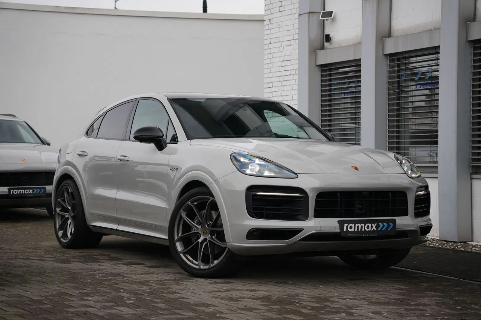 Cayenne E-Hybrid Coupé LEICHTBAU SPORTPAKET-ACC